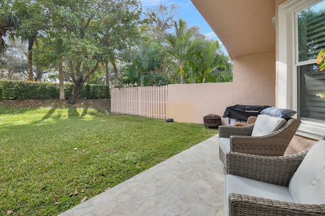 view of yard with a patio