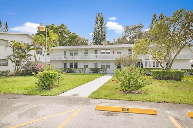 view of front of house with a front yard