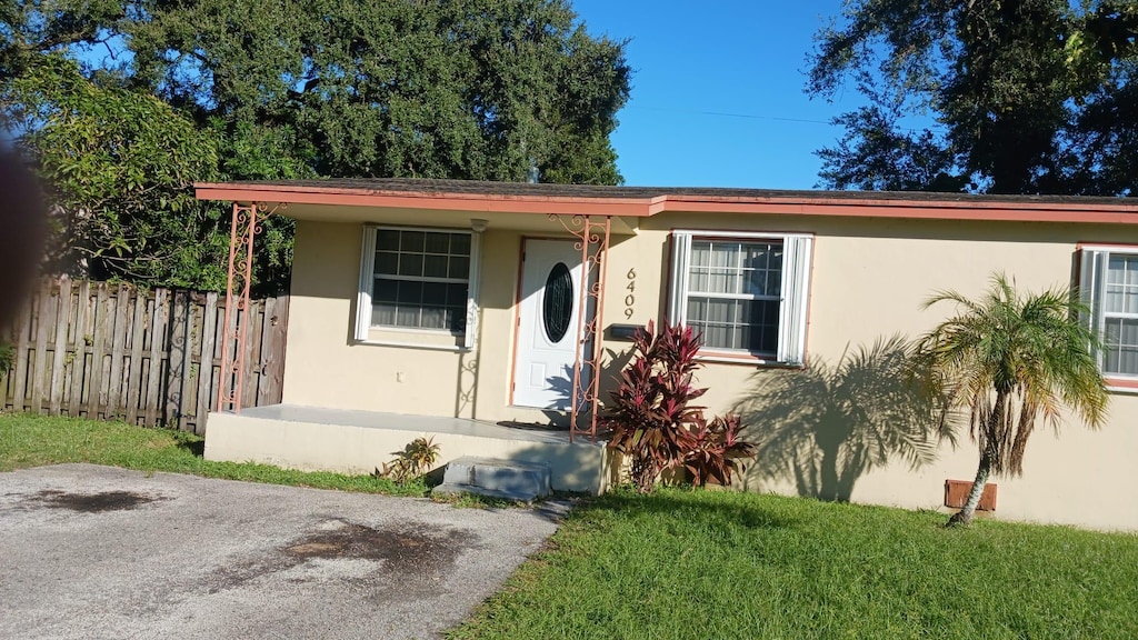 view of front of house