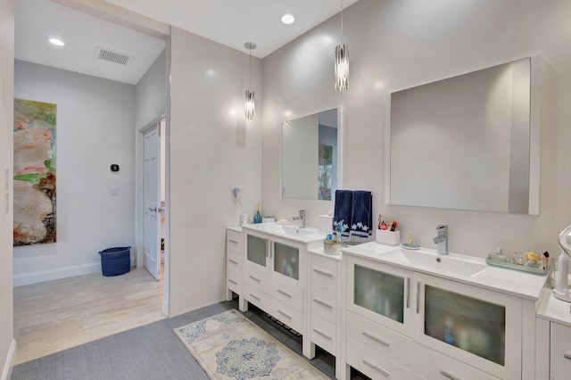 bathroom with vanity