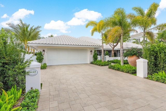 view of front facade with a garage