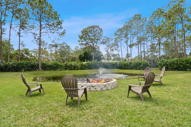 view of yard featuring a water view