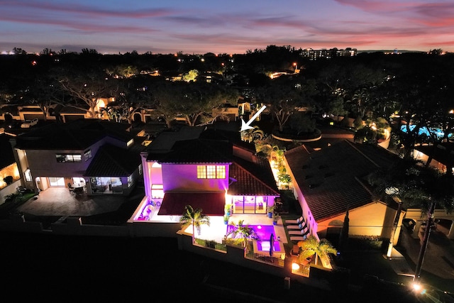 view of aerial view at dusk