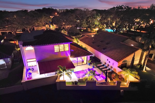 view of aerial view at dusk