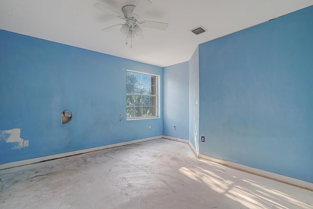 unfurnished room featuring ceiling fan