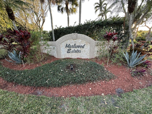 view of community / neighborhood sign