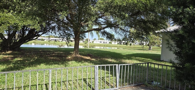 view of yard featuring a water view