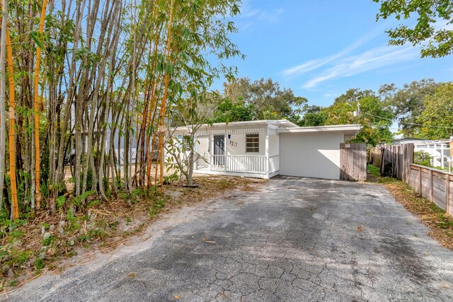 Listing photo 3 for 1237 SW 23rd Ave, Fort Lauderdale FL 33312