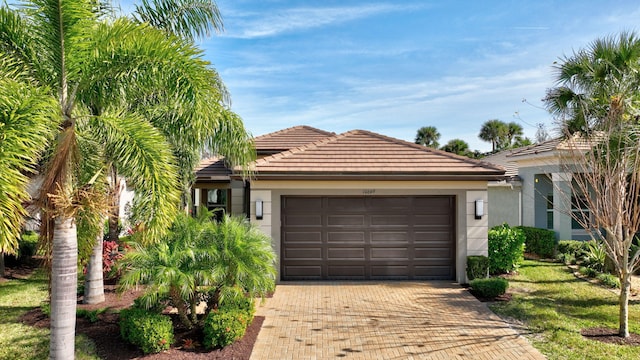 view of front of house featuring a garage