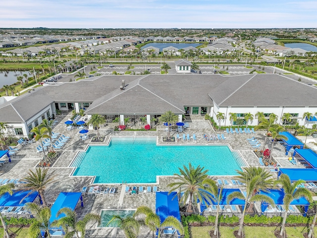 view of swimming pool