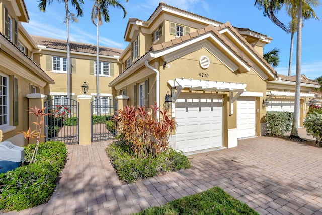 view of front facade with a garage