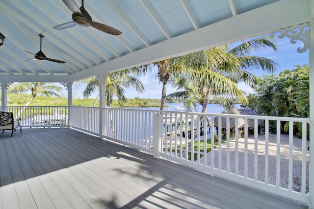 deck with ceiling fan