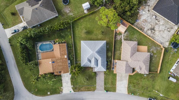 birds eye view of property