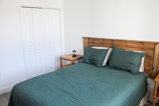 bedroom featuring a closet