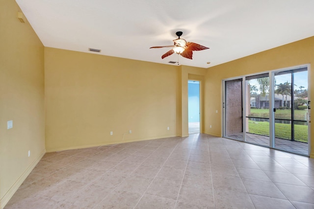 empty room featuring ceiling fan