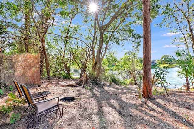 view of yard featuring a water view