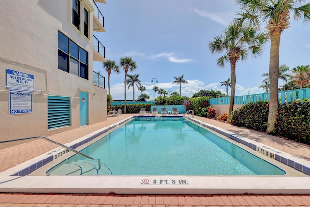 view of swimming pool