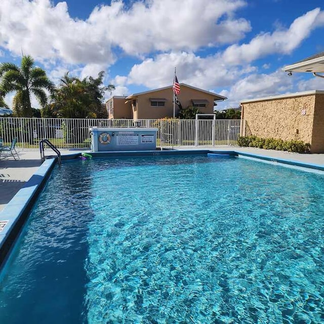 view of swimming pool