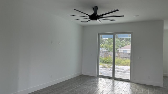 empty room with ceiling fan