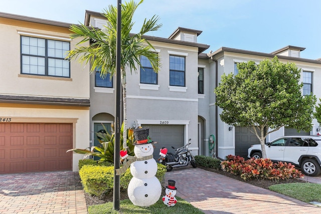 view of front of house featuring a garage