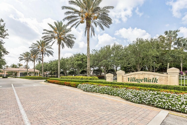 view of community / neighborhood sign