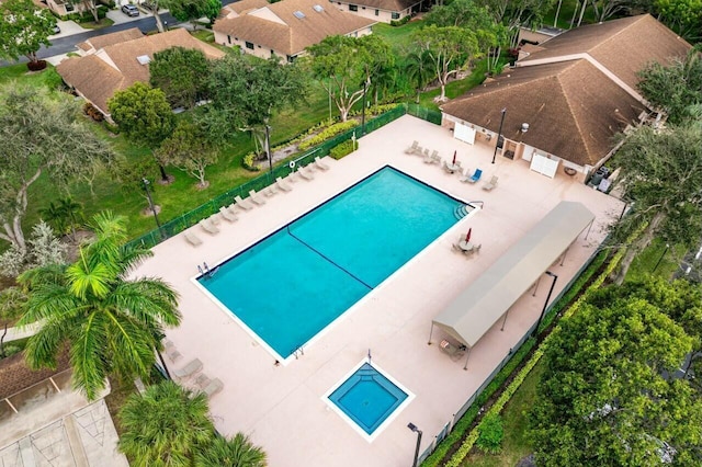 view of swimming pool