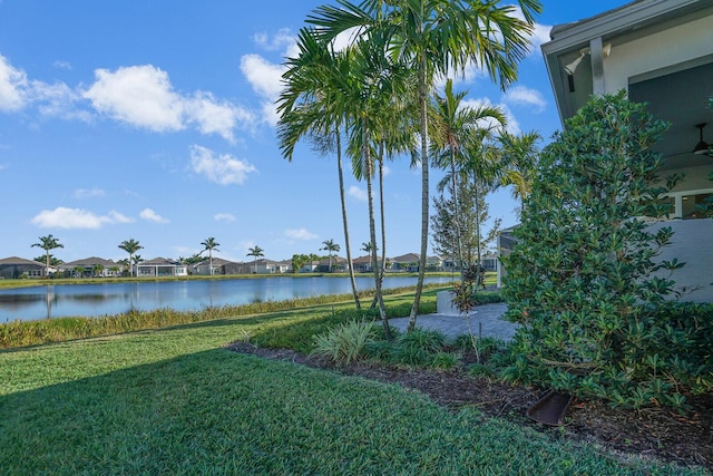 view of yard featuring a water view