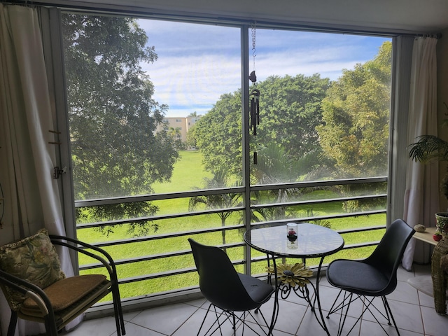 view of sunroom / solarium