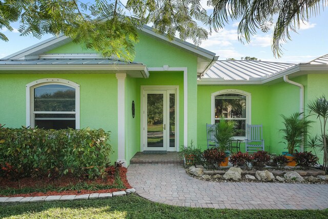 view of front facade featuring a garage and a front lawn