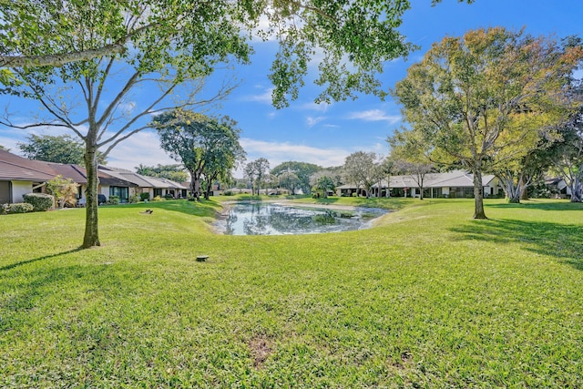 view of yard featuring a water view