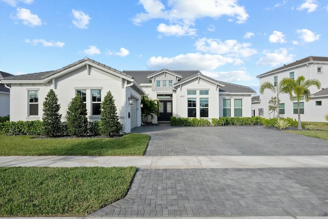 view of front facade with a front lawn