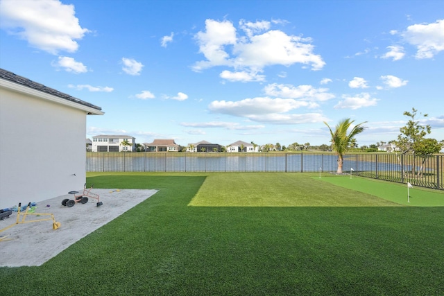 view of yard featuring a water view