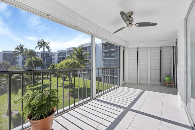 balcony featuring ceiling fan