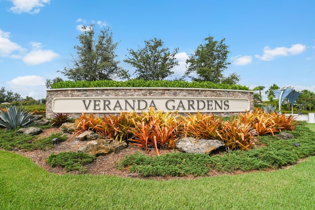 view of community / neighborhood sign