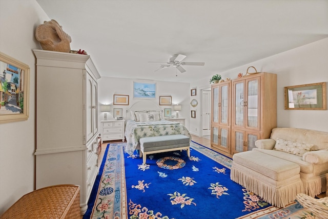 bedroom with ceiling fan