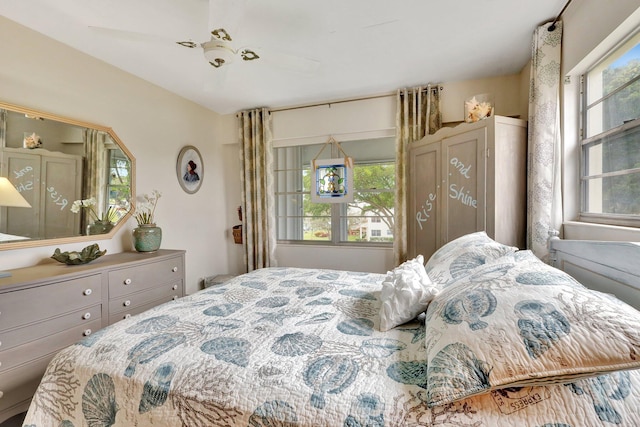 bedroom featuring ceiling fan