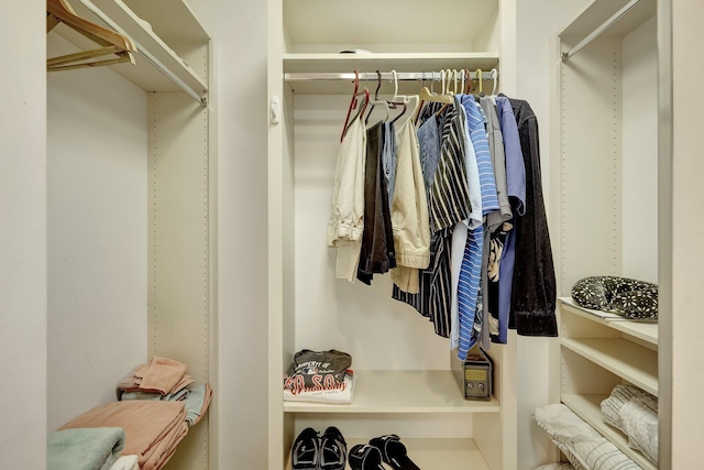1 Harbour Isle Dr E Unit Ph2, Hutchinson Island, FL 34949 - view of walk in closet