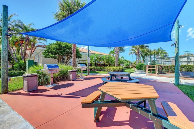 1 Harbour Isle Dr E Unit Ph2, Hutchinson Island, FL 34949 - view of surrounding community