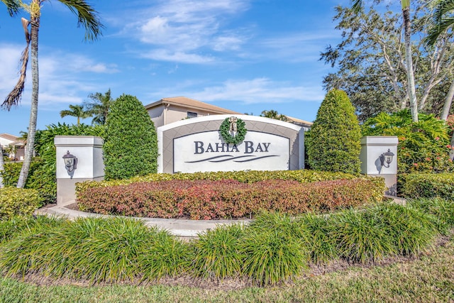 view of community / neighborhood sign