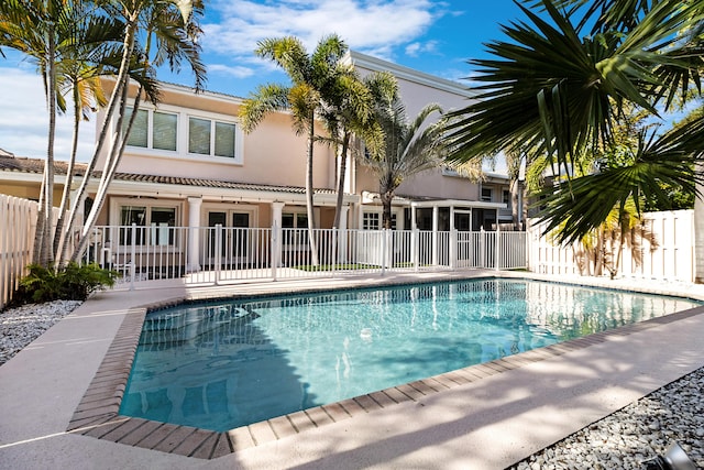 view of swimming pool