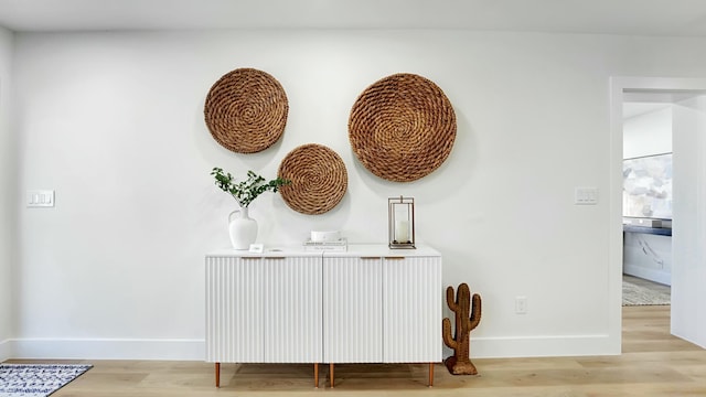 room details featuring hardwood / wood-style flooring