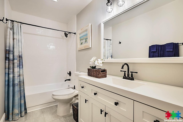 full bathroom with shower / tub combo, vanity, and toilet