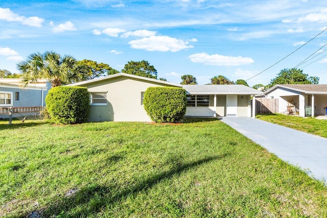 single story home with a front lawn