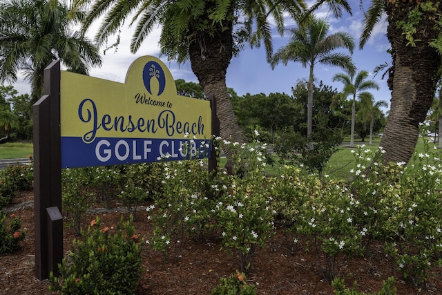 view of community / neighborhood sign