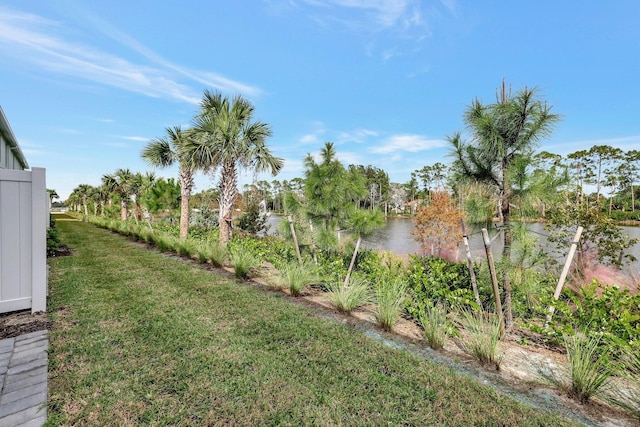 view of yard featuring a water view