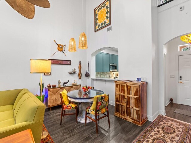 office space featuring ceiling fan and a textured ceiling