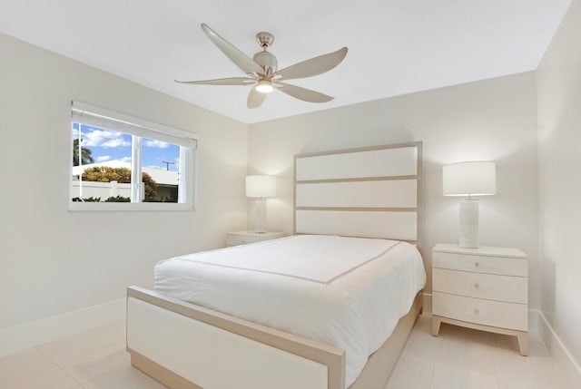 bedroom with ceiling fan