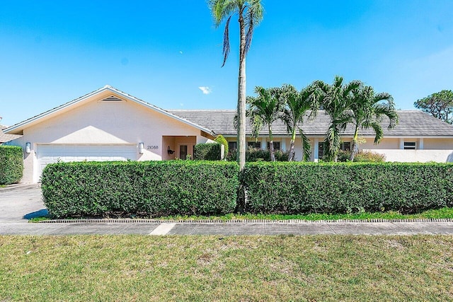 view of front of house with a front yard