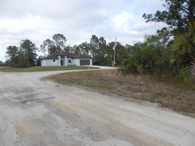 Listing photo 3 for 941 Capetown Ave, Lehigh Acres FL 33974