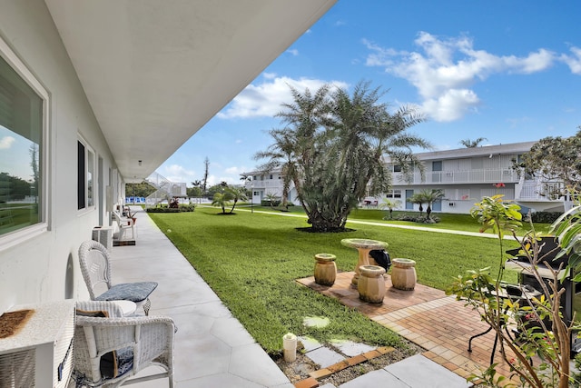 view of yard featuring a patio